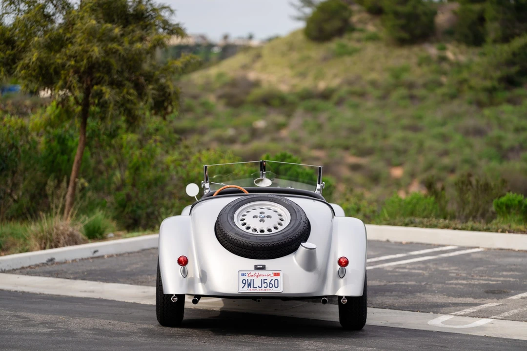 Vehicle image 5 of 31