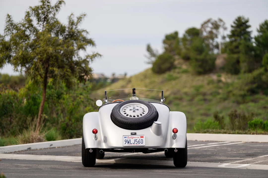Vehicle image 6 of 31