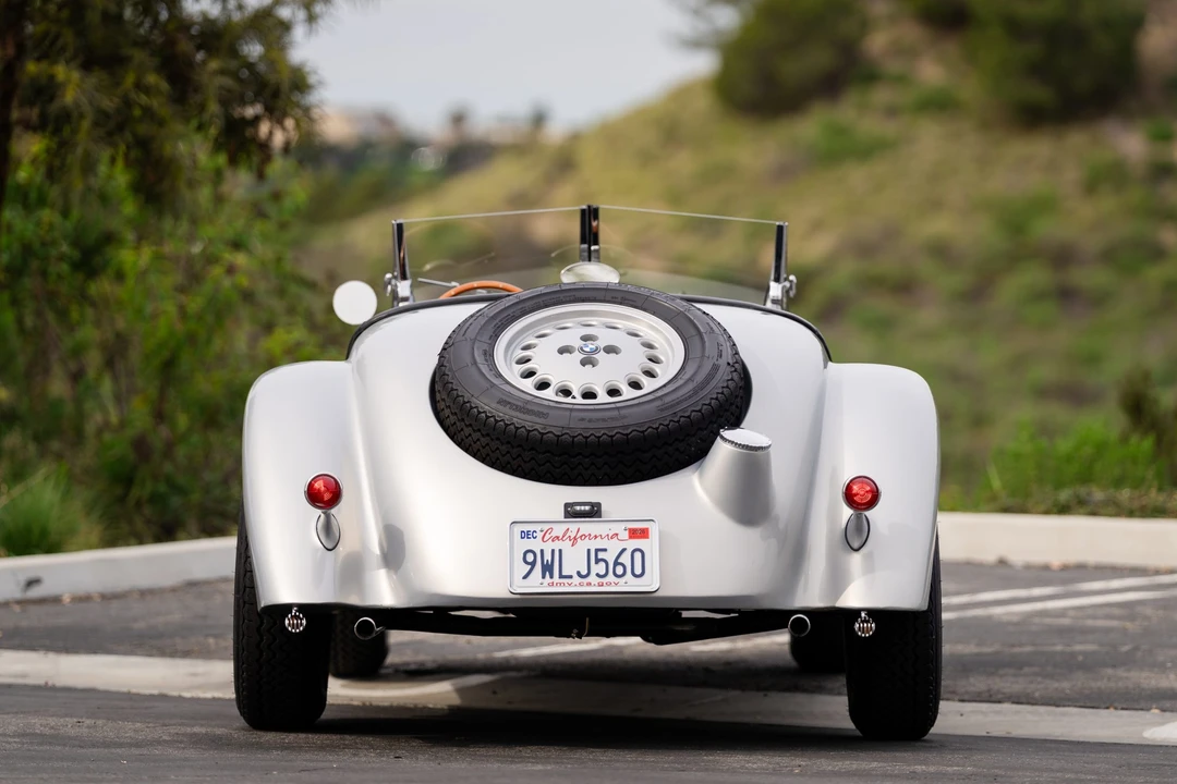 Vehicle image 7 of 31