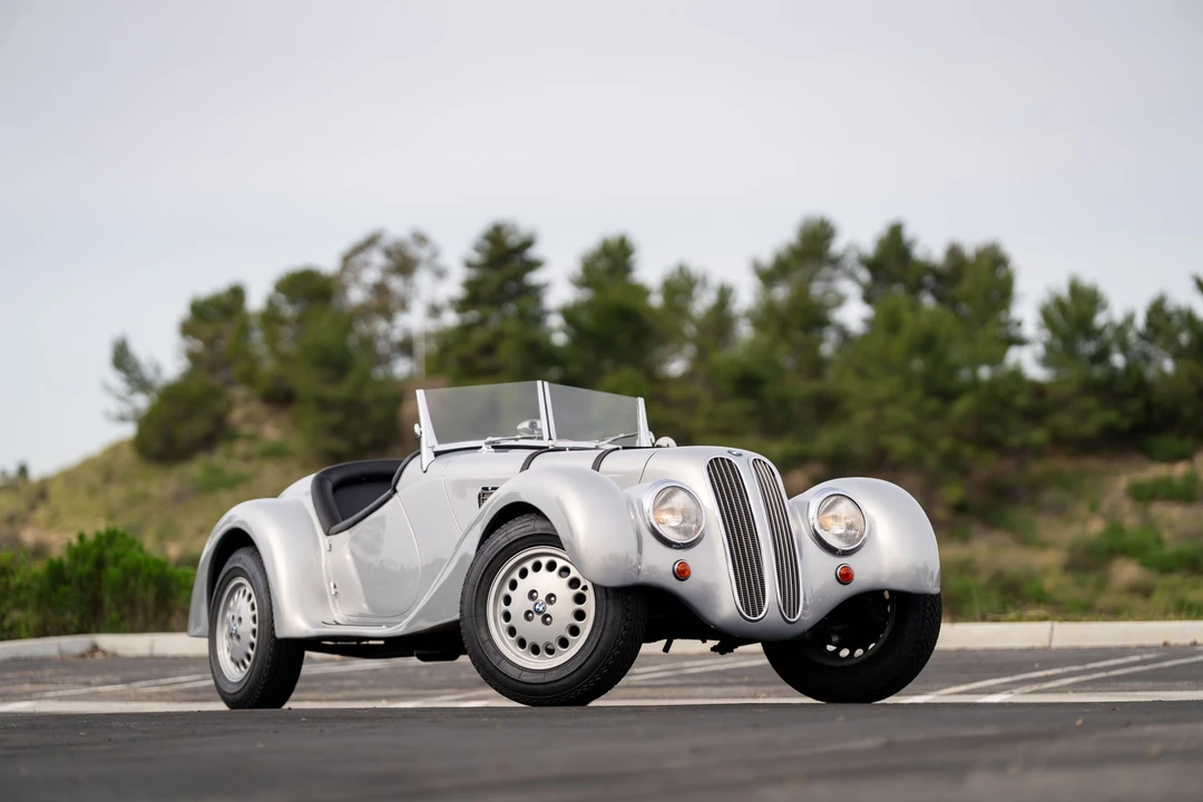 Vehicle image 16 of 31