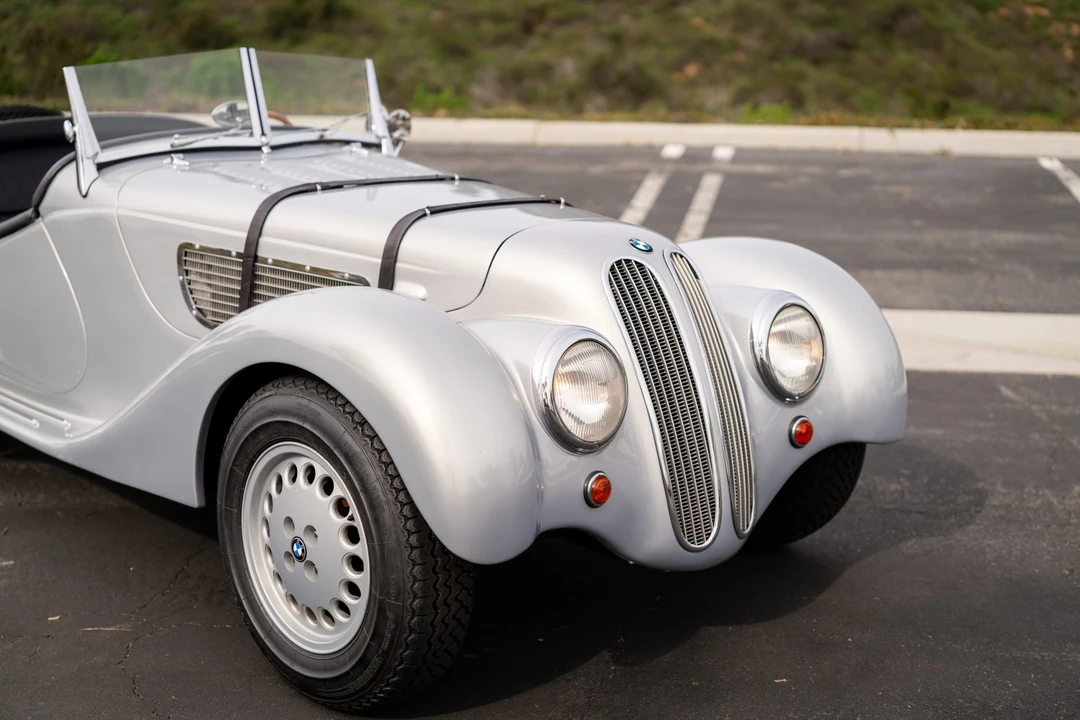Vehicle image 21 of 31