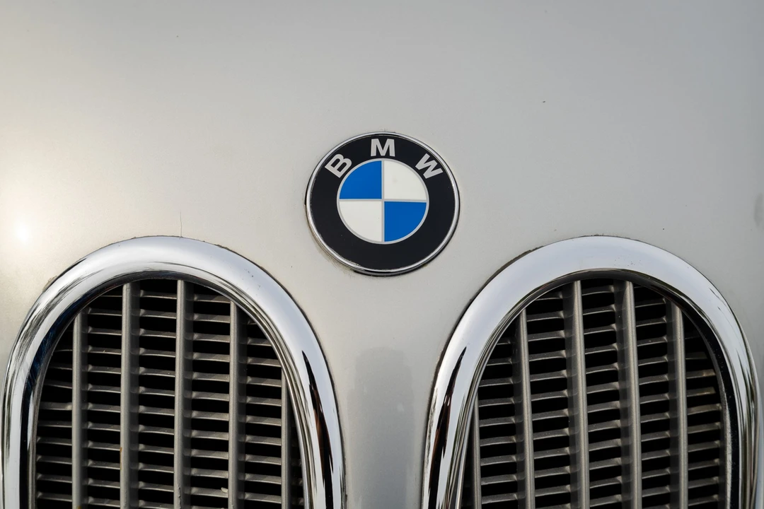 Vehicle image 25 of 31
