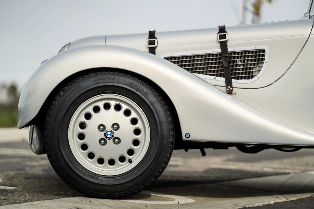 Vehicle image 29 of 31