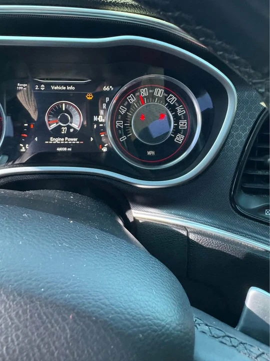 2015 Dodge Challenger 3rd Gen - Image 3 of 7