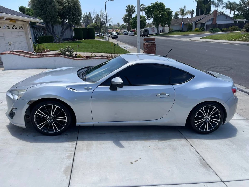 2013 Scion FR-S - Image 2 of 10