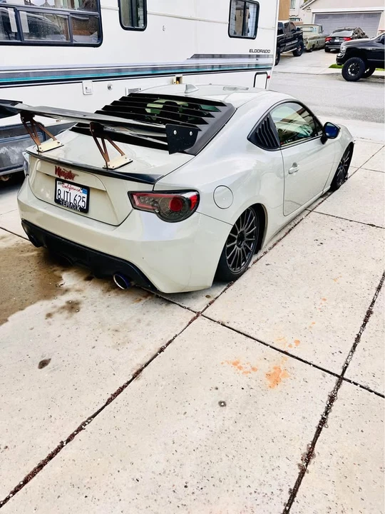 Scion FR-S - Image 4 of 8