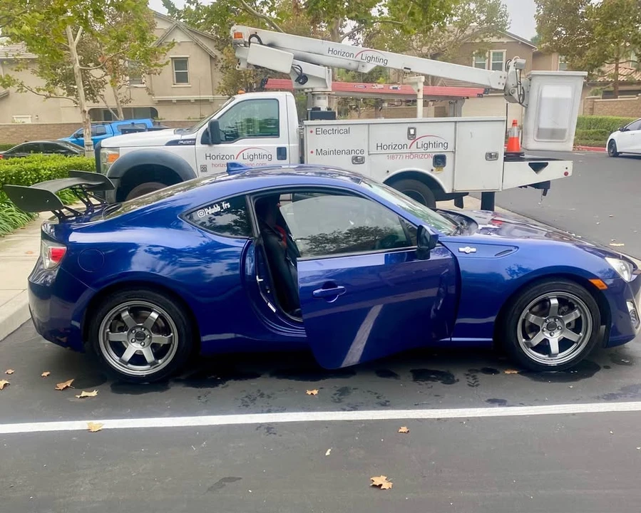 Scion FR-S - Image 2 of 5