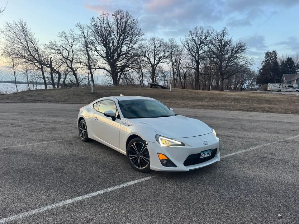 2015 Scion FR-S - Image 2 of 9