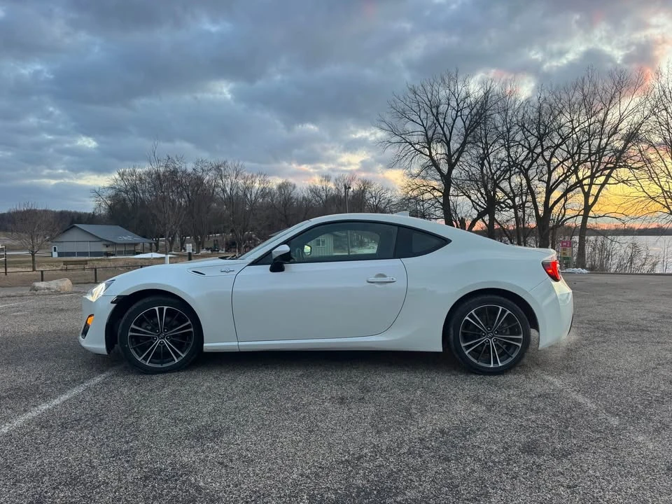 2015 Scion FR-S - Image 5 of 9