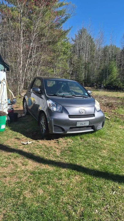 Scion iQ - Image 2 of 2