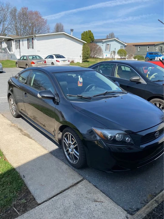 2010 Scion tC - Image 2 of 5
