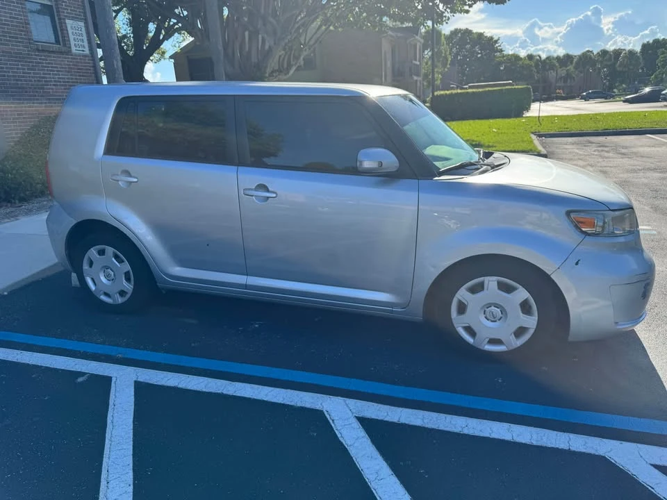 2008 Scion xB - Image 2 of 9