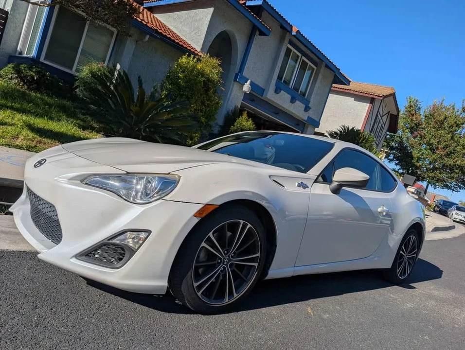 2013 Scion FR-S - Image 3 of 11