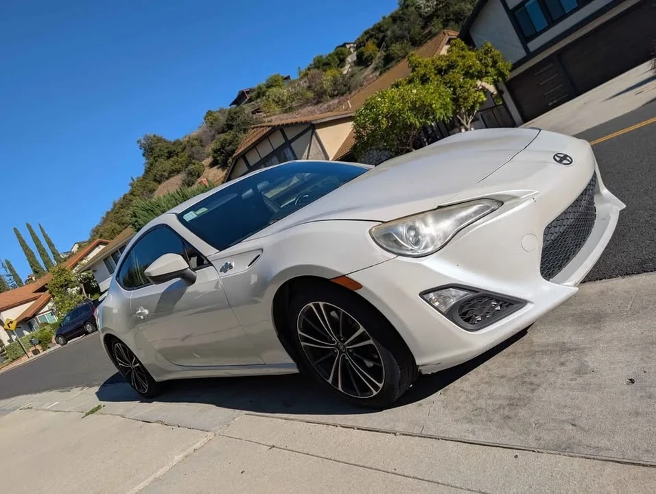 2013 Scion FR-S - Image 4 of 11