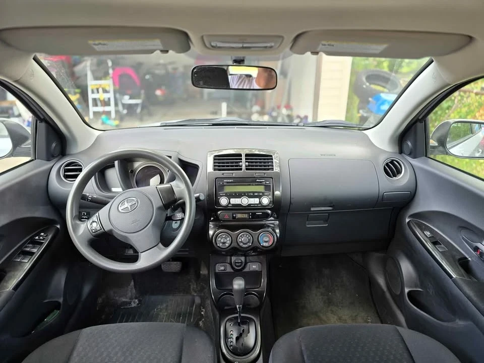 2009 Scion xD - Image 7 of 10