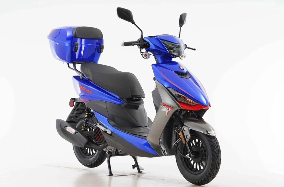 Piaggio - Image 2 of 8