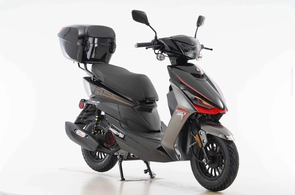 Piaggio - Image 4 of 8