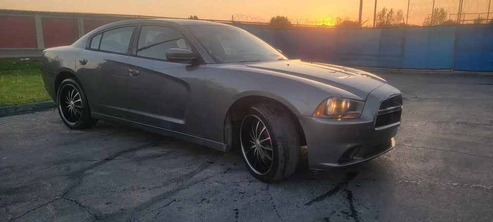 2011 Dodge Charger 7th Gen - Image 4 of 8