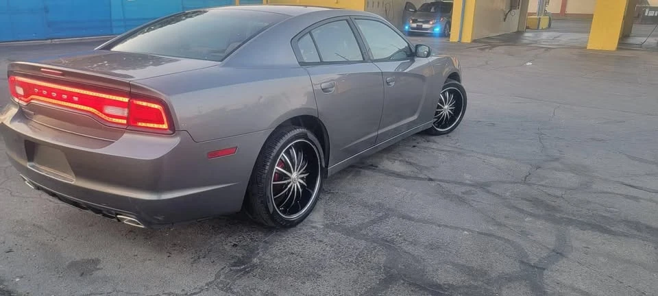 2011 Dodge Charger 7th Gen - Image 3 of 8