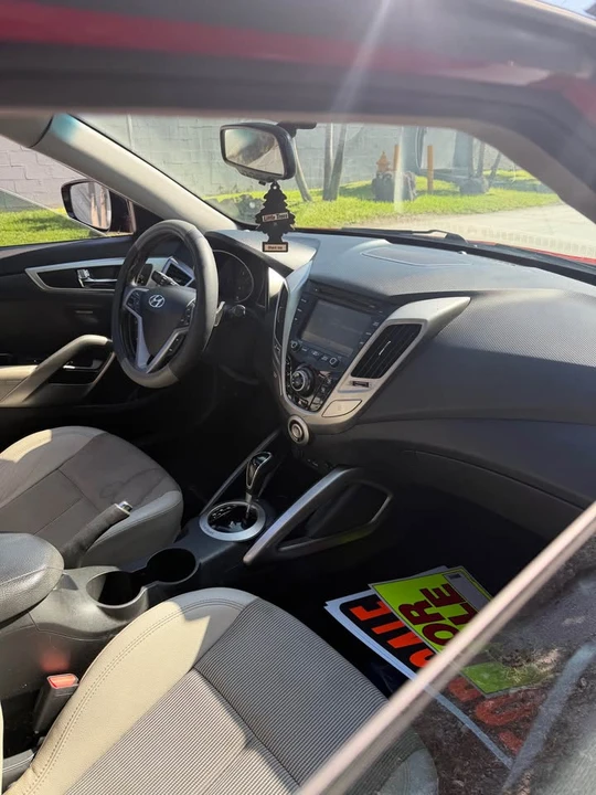 2016 Hyundai Veloster - Image 7 of 9