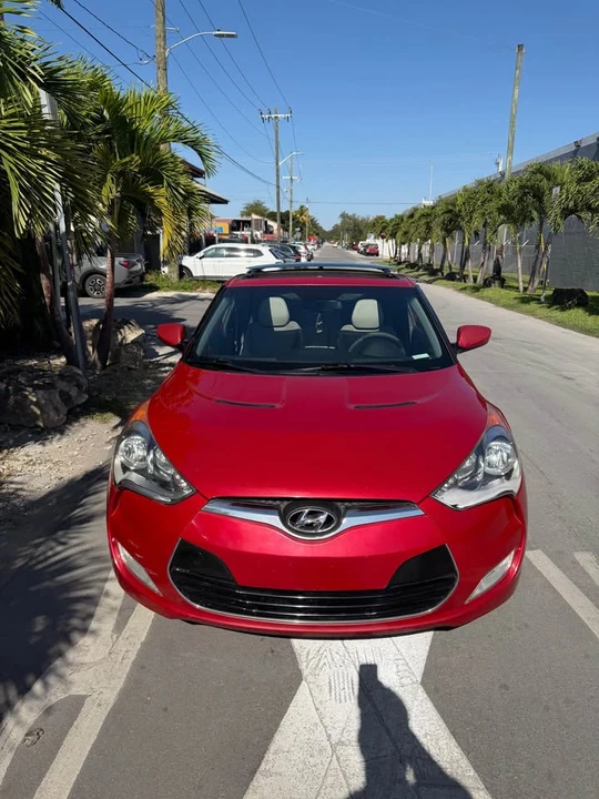 2016 Hyundai Veloster - Image 2 of 9