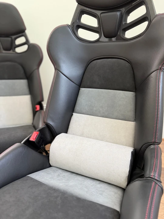 Parts & Memorabilia Seats & Interior - Image 6 of 10