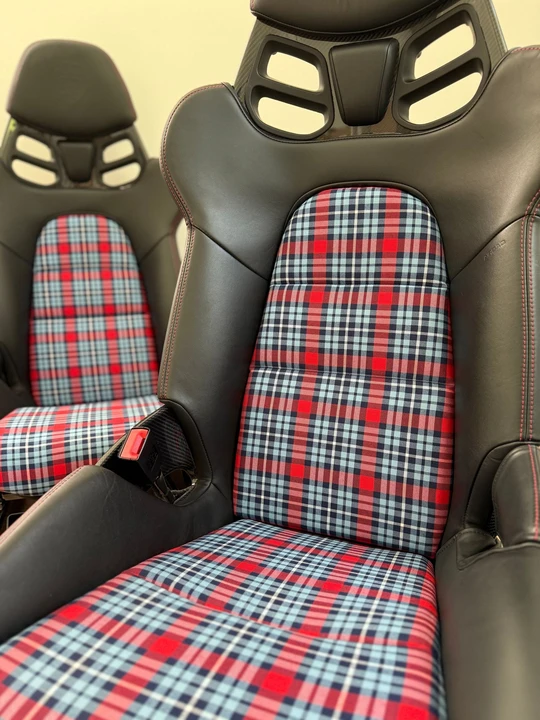 Parts & Memorabilia Seats & Interior - Image 2 of 10