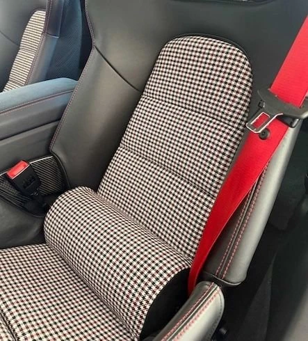 Parts & Memorabilia Seats & Interior - Image 4 of 10