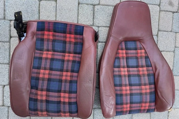 Parts & Memorabilia Seats & Interior - Image 2 of 8