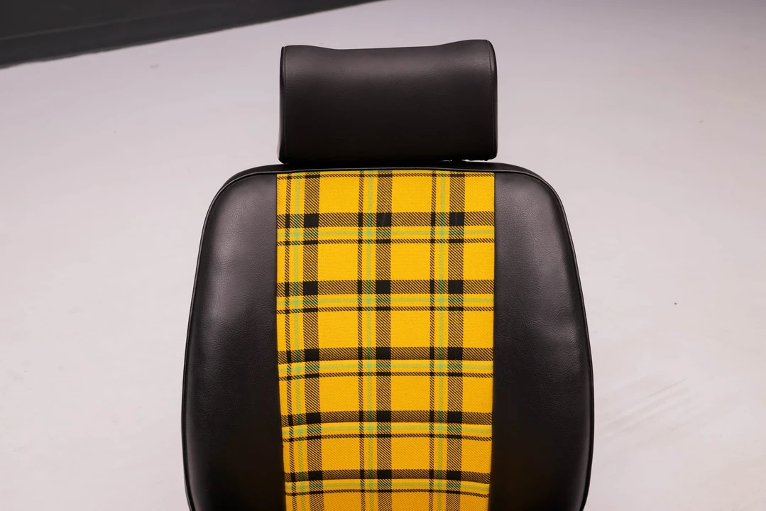 Parts & Memorabilia Seats & Interior - Image 7 of 31