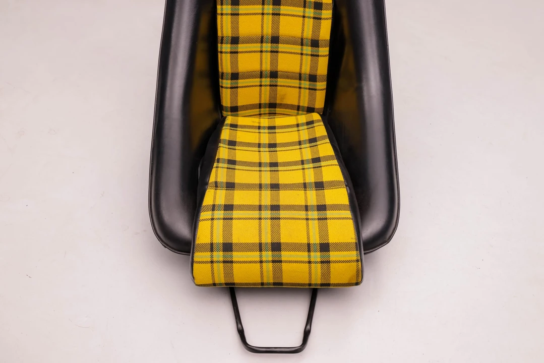 Parts & Memorabilia Seats & Interior - Image 16 of 31
