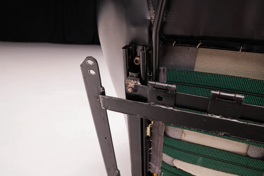 Parts & Memorabilia Seats & Interior - Image 29 of 31