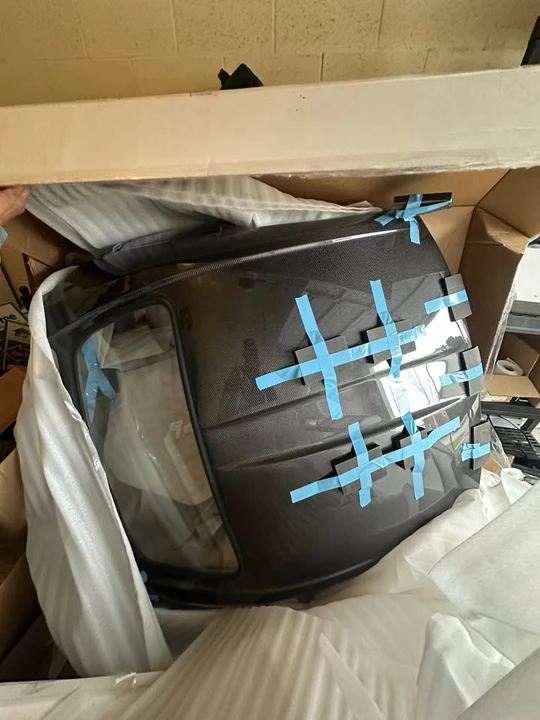 2000 Parts & Memorabilia Bodywork - Image 4 of 10
