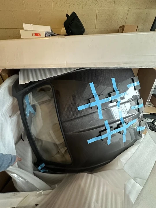 2000 Parts & Memorabilia Bodywork - Image 6 of 10