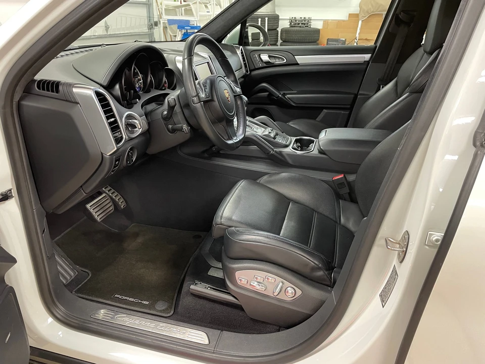 2014 Porsche 958 Cayenne Turbo - Image 3 of 31