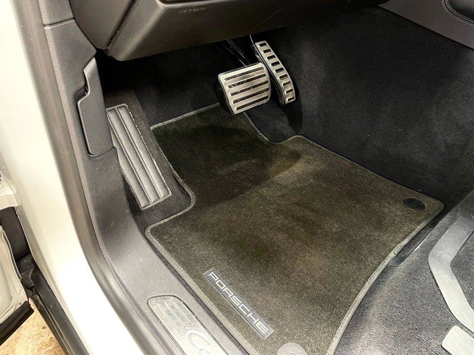 2014 Porsche 958 Cayenne Turbo - Image 26 of 31