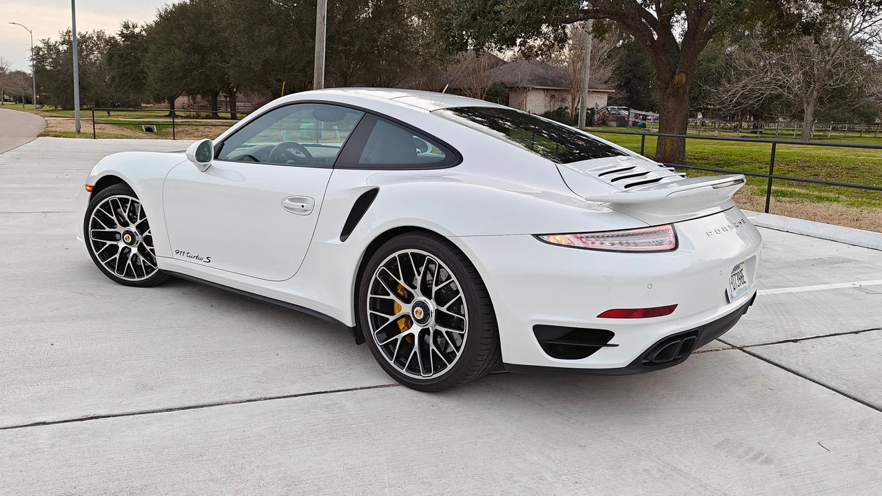 2014 Porsche 991 Turbo S - Image 7 of 25