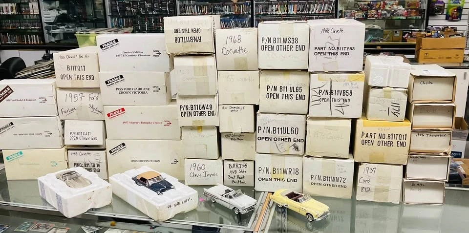 Parts & Memorabilia Scale Models - Image 3 of 5
