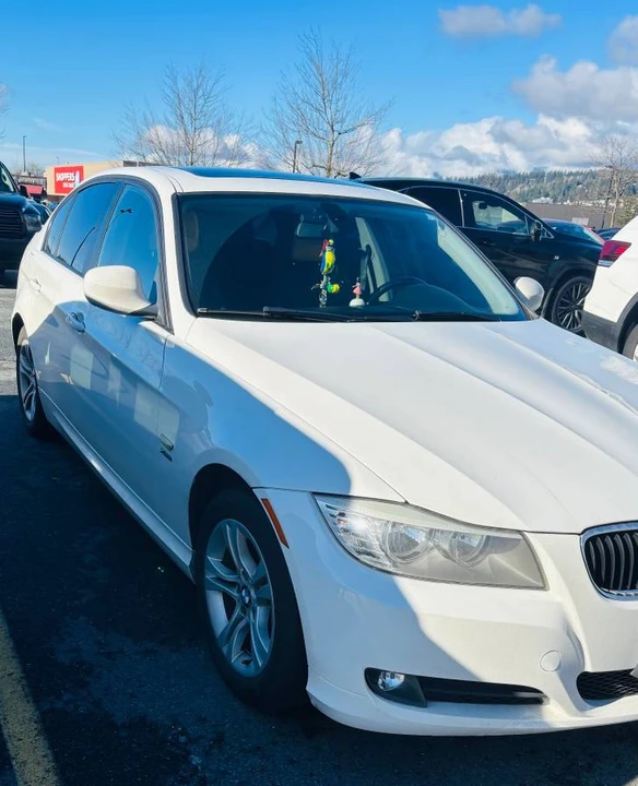 2011 BMW E90 3 Series Sedan - Image 2 of 6
