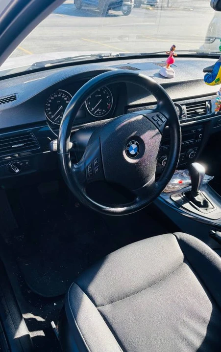 2011 BMW E90 3 Series Sedan - Image 5 of 6