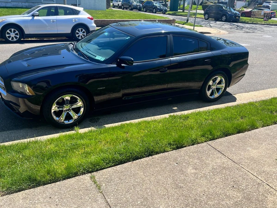 2014 Dodge Charger 7th Gen - Image 2 of 10