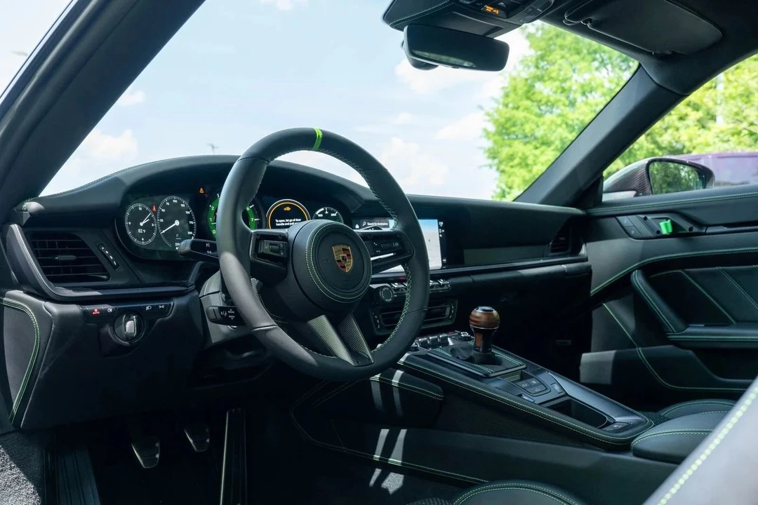 2024 Porsche 992 Carrera T - Image 2 of 3