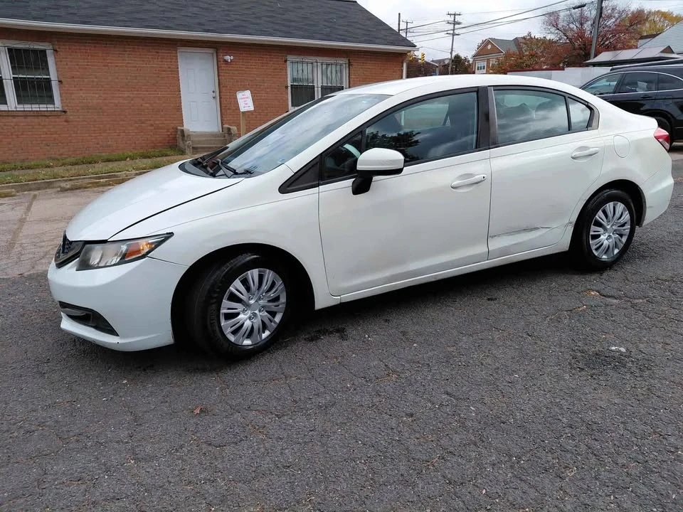 2015 Honda Civic 9th Gen - Image 4 of 8