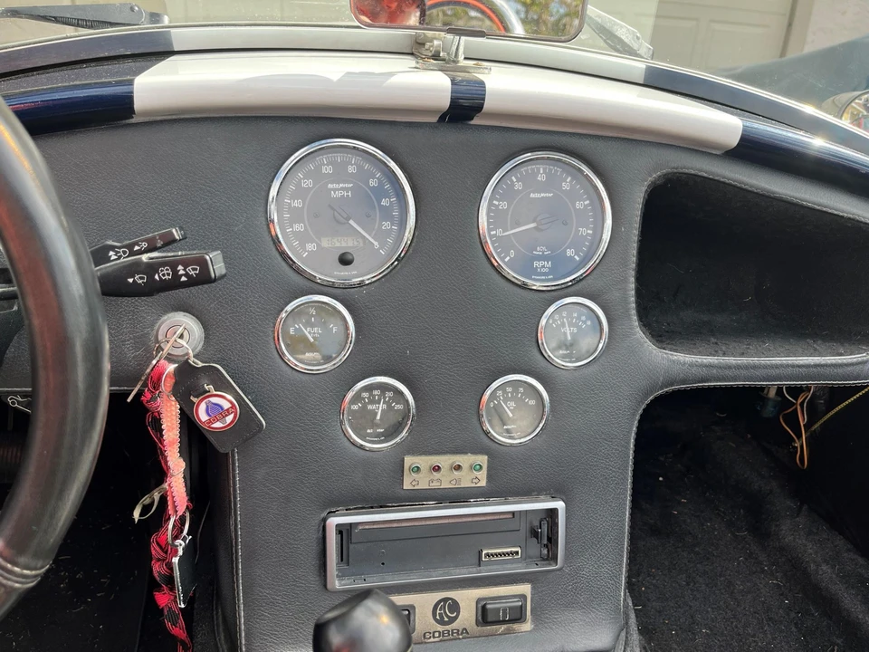 Shelby Cobra Replica - Image 24 of 31