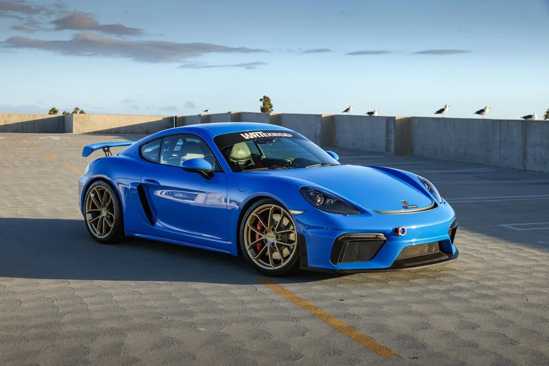2022 Porsche 718 Cayman GT4 - Image 2 of 31