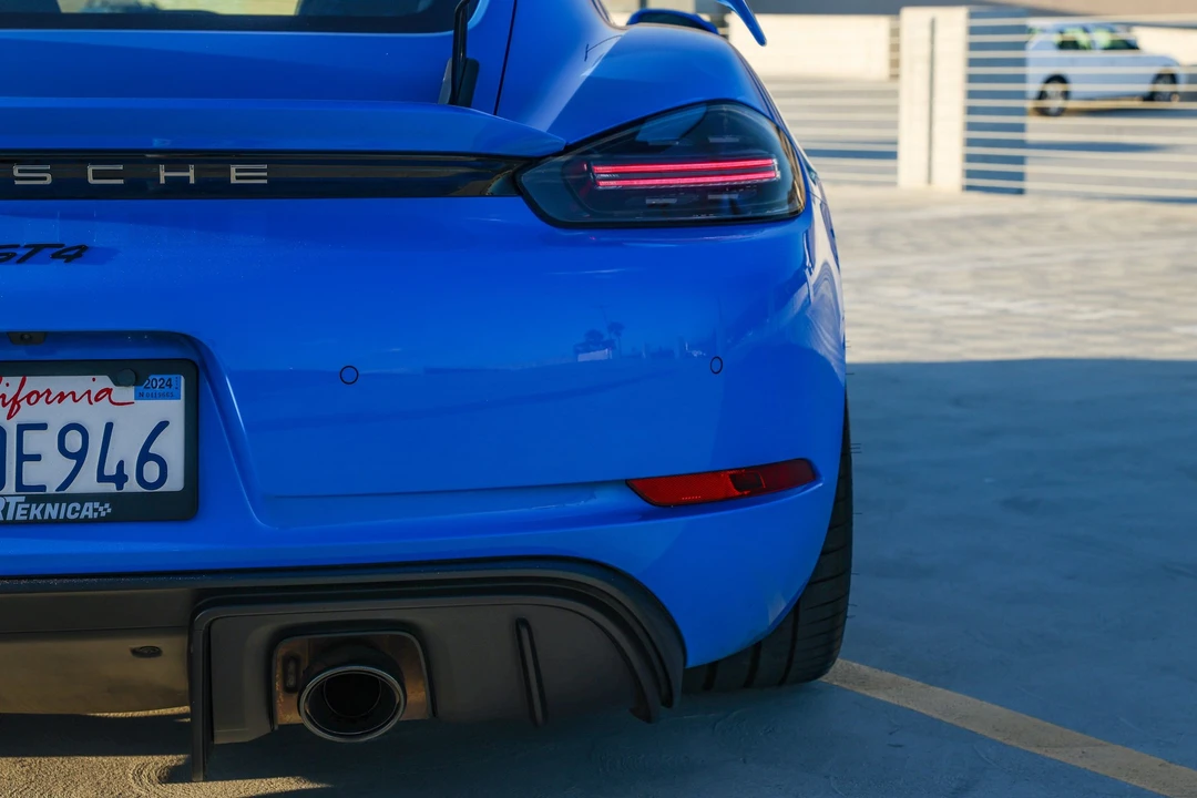 2022 Porsche 718 Cayman GT4 - Image 10 of 31