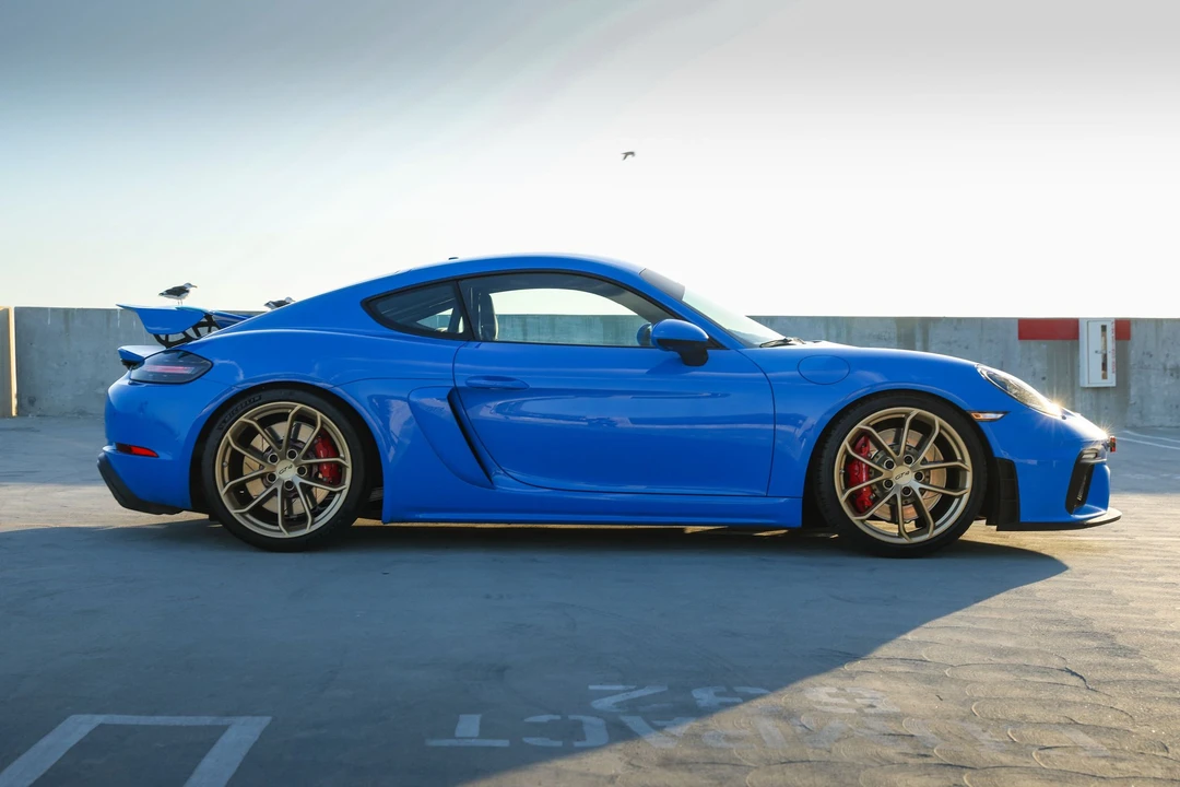 2022 Porsche 718 Cayman GT4 - Image 18 of 31
