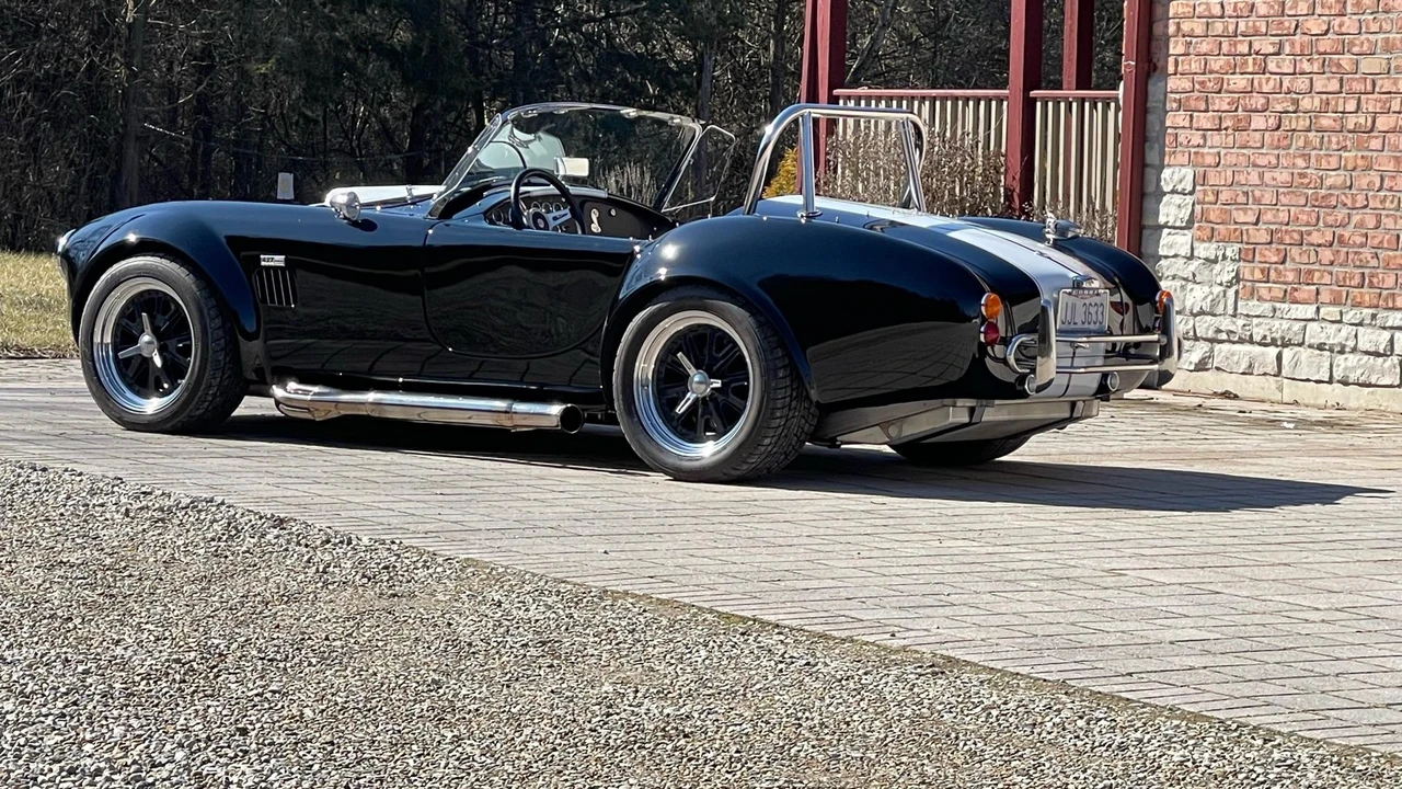 Shelby Cobra Replica - Image 15 of 31