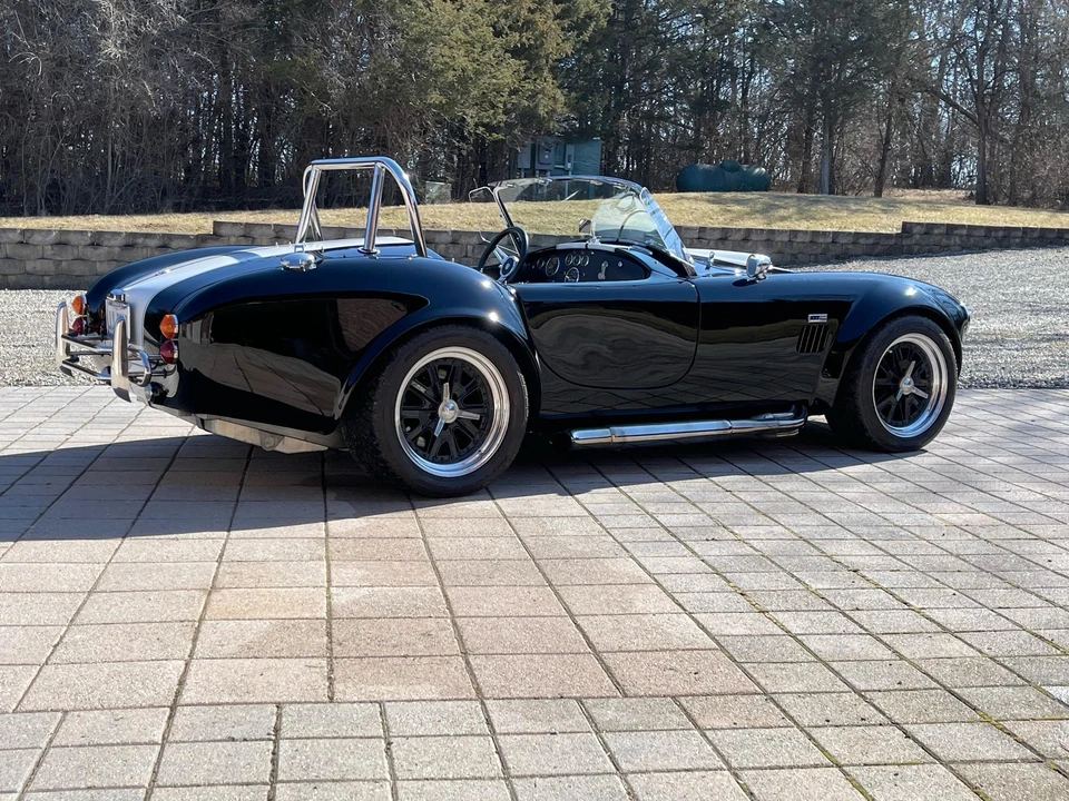 Shelby Cobra Replica - Image 7 of 31