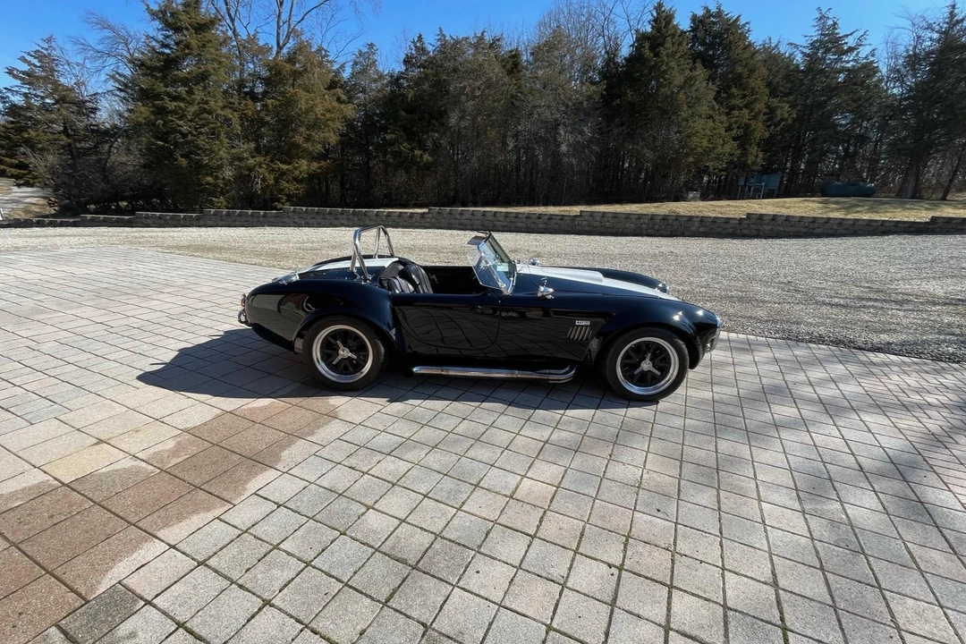 Shelby Cobra Replica - Image 6 of 31